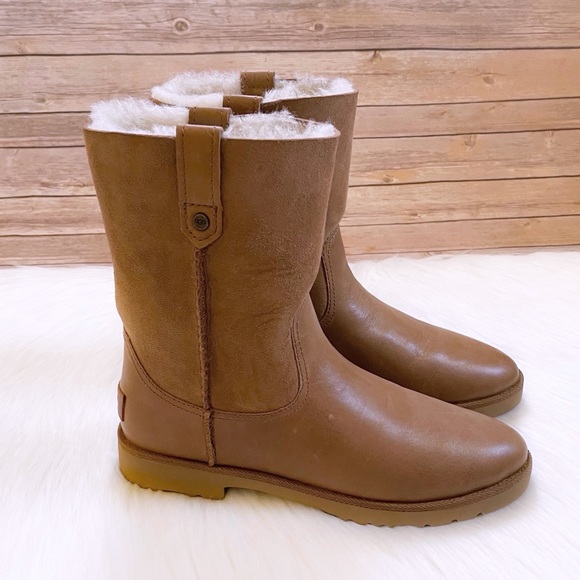 UGG Shoes - UGG Women’s Romely Short Chestnut Boots